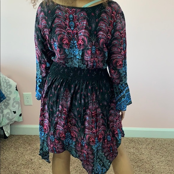 Dress with trumpet sleeves - Picture 2 of 7